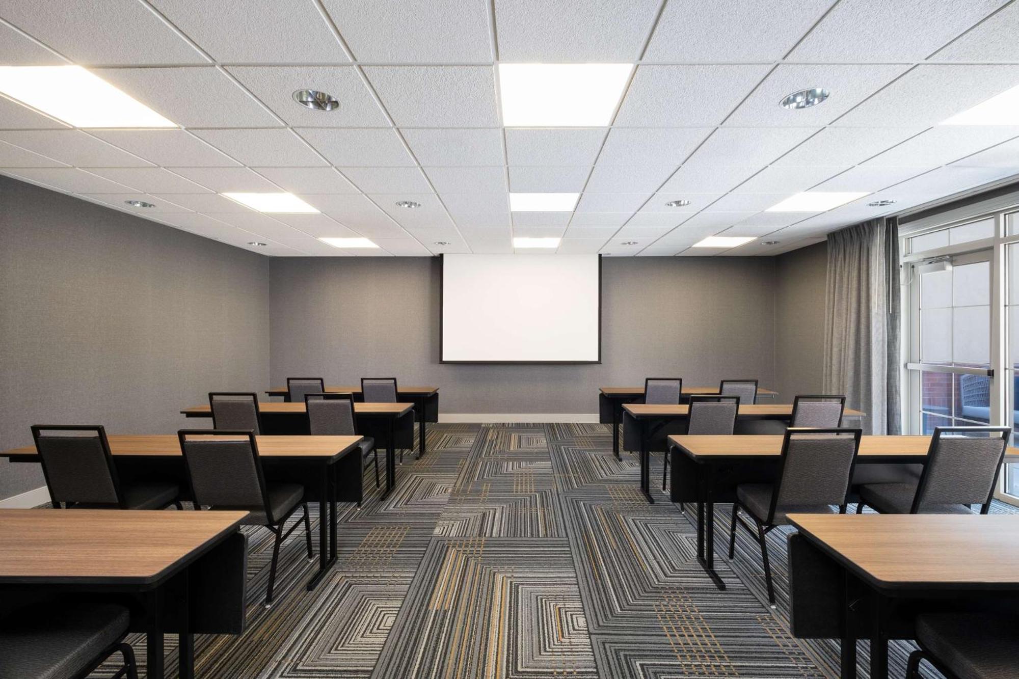 Homewood Suites Medford Bagian luar foto