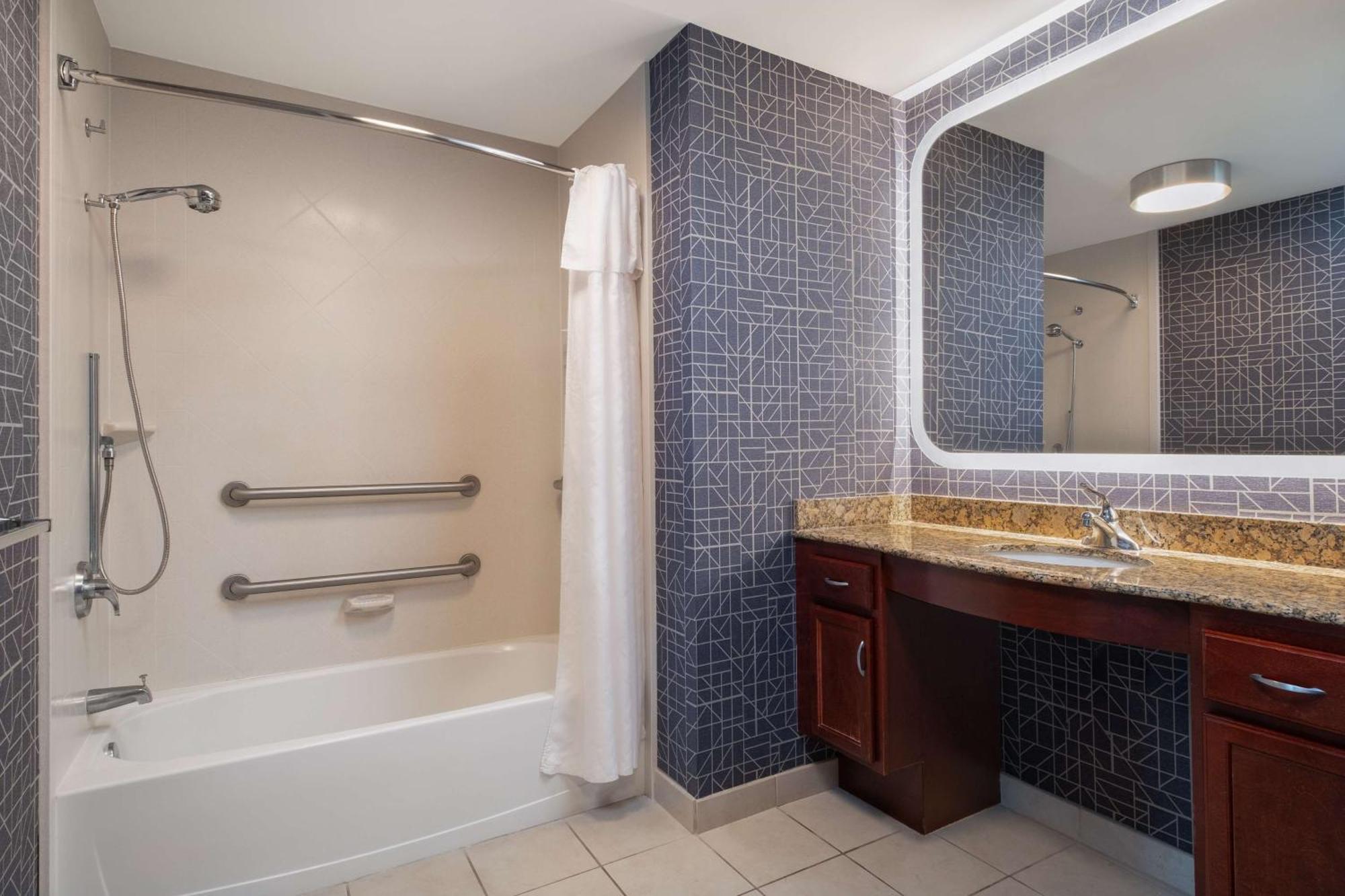 Homewood Suites Medford Bagian luar foto