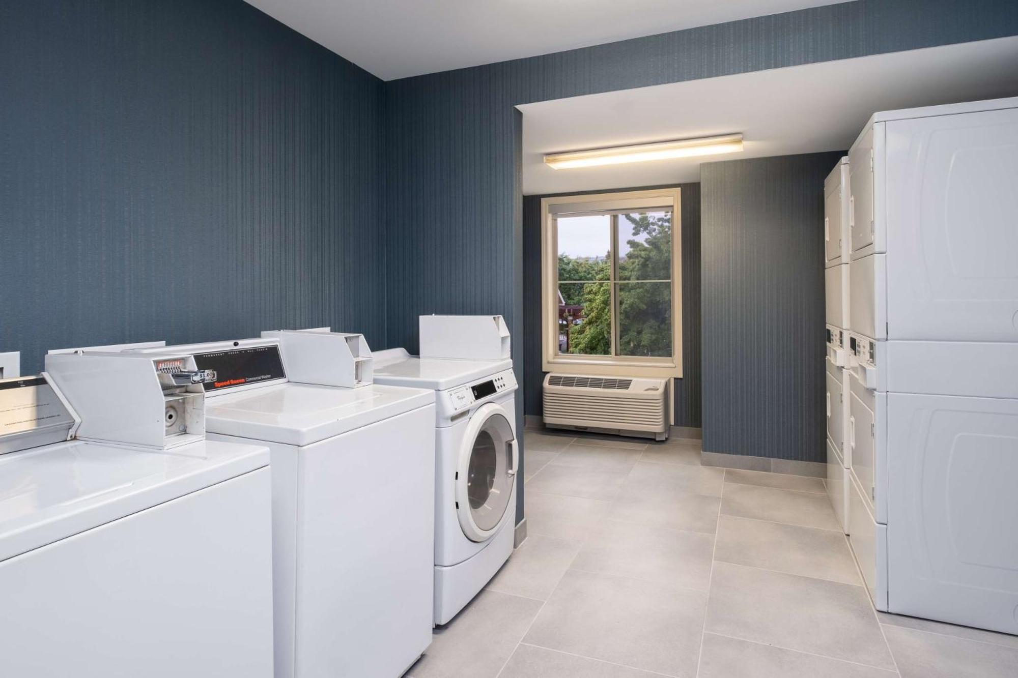 Homewood Suites Medford Bagian luar foto