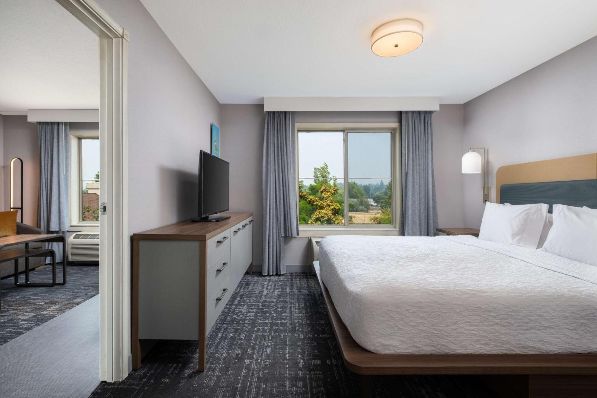 Homewood Suites Medford Bagian luar foto