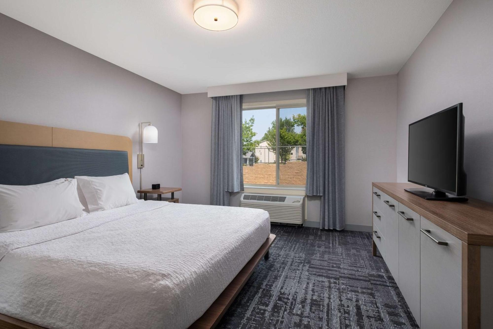 Homewood Suites Medford Bagian luar foto