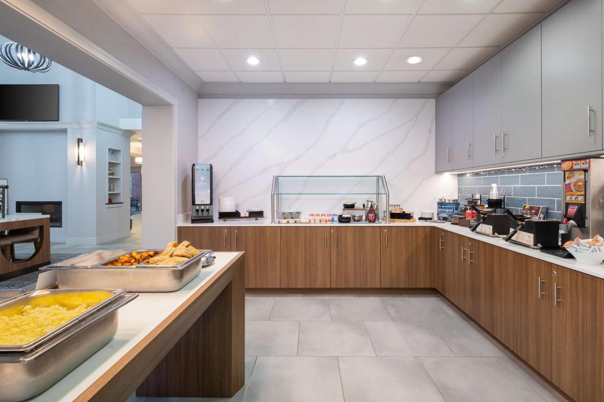 Homewood Suites Medford Bagian luar foto