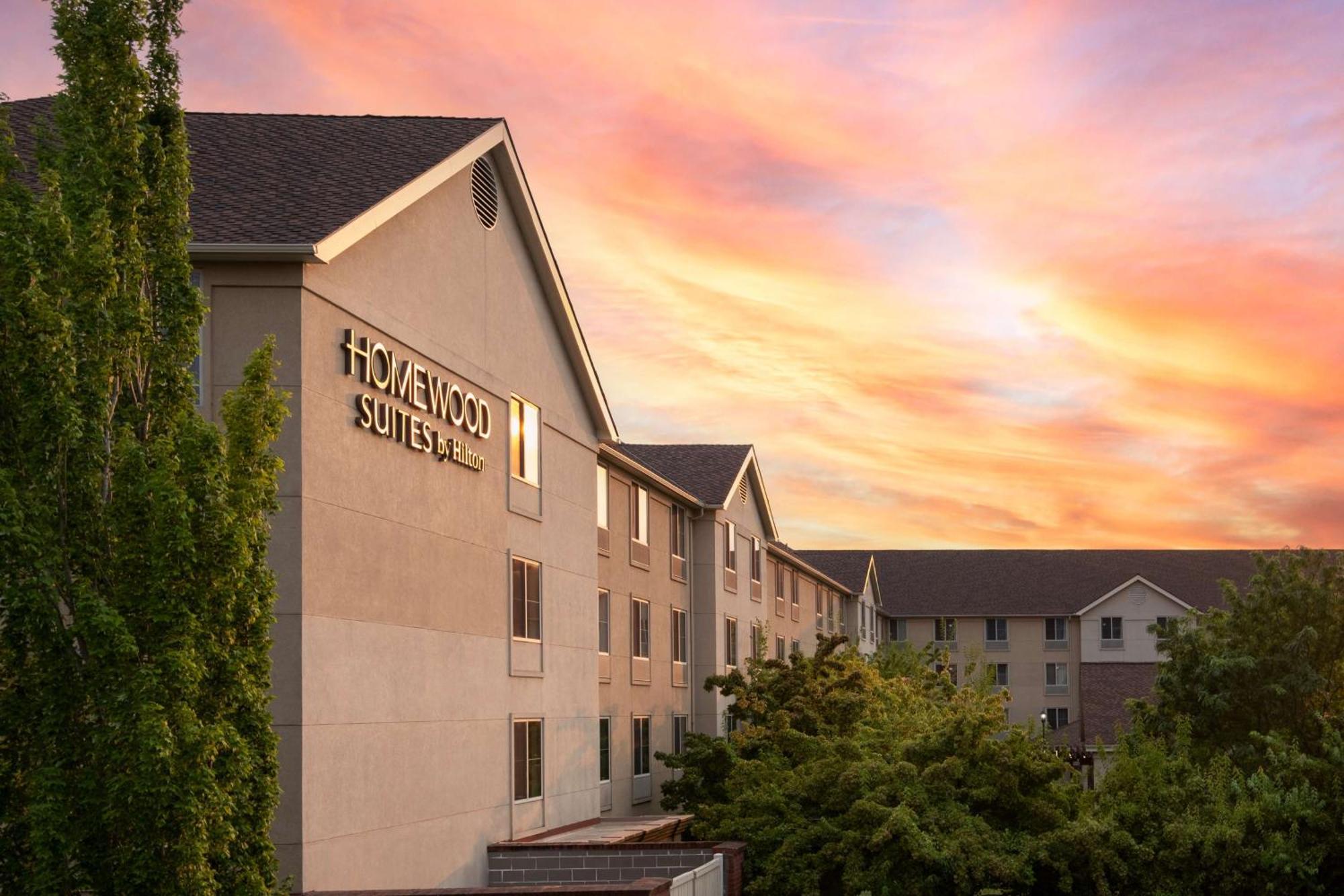 Homewood Suites Medford Bagian luar foto