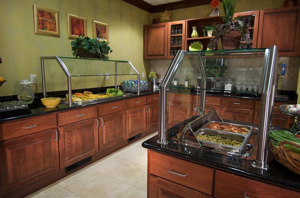 Homewood Suites Medford Bagian luar foto