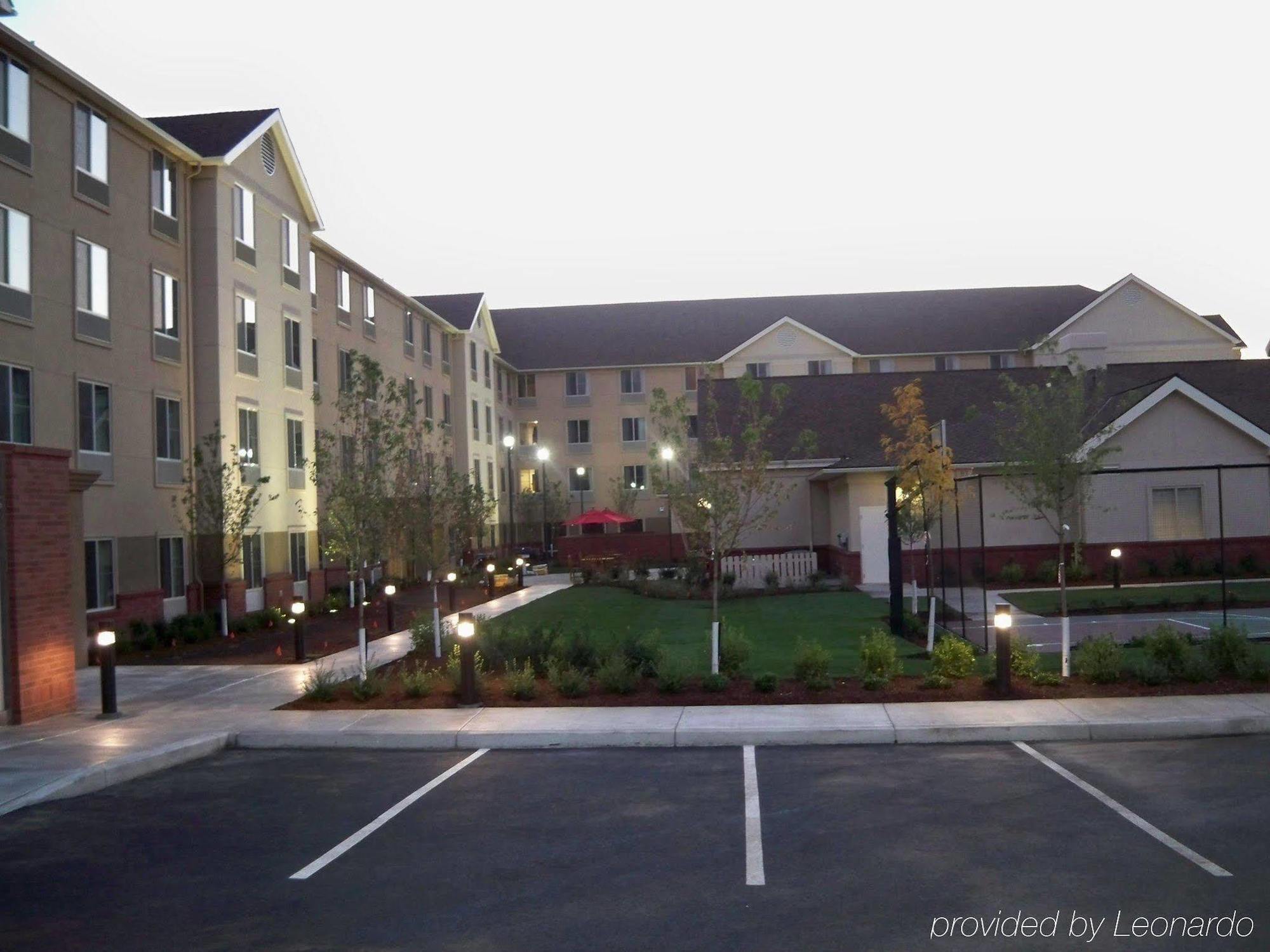Homewood Suites Medford Bagian luar foto